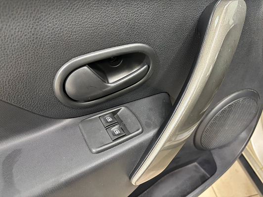 Renault Sandero Stepway Life, 2019 года, пробег 30176 км