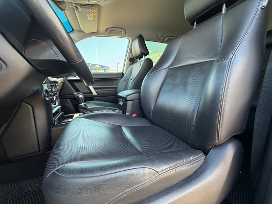 Toyota Land Cruiser Prado Престиж, 2020 года, пробег 85200 км