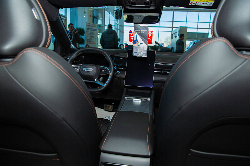 Geely Preface Люкс, белый