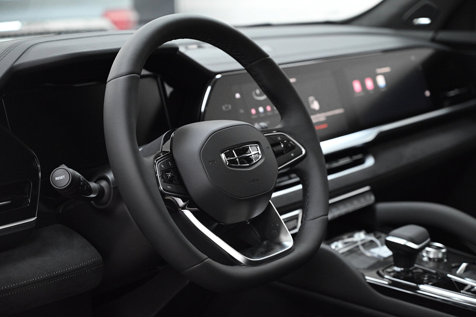 Geely Monjaro Flagship SE, серый