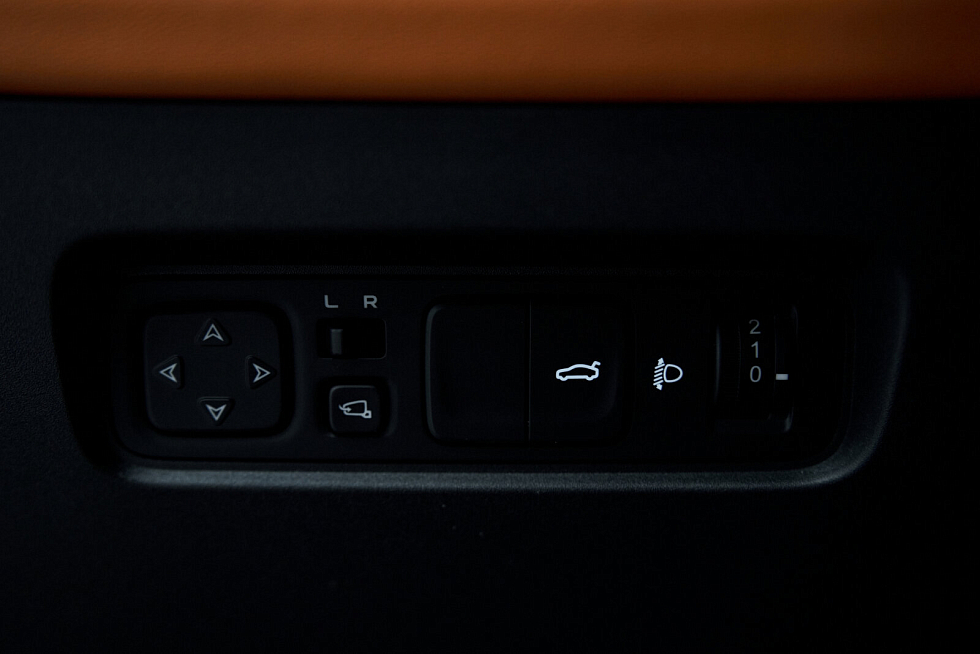 Changan UNI-V LX, красный