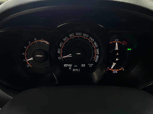 Lada (ВАЗ) Vesta Comfort, 2018 года, пробег 100000 км