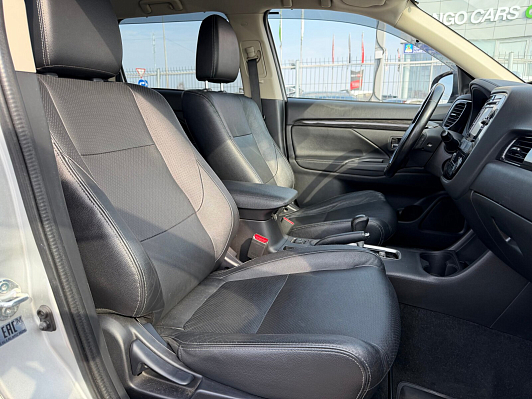 Mitsubishi Outlander Intense, 2016 года, пробег 210921 км