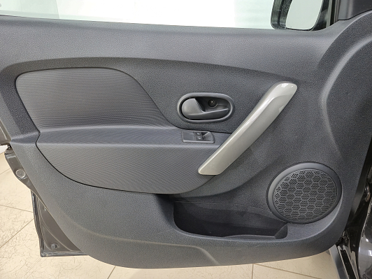 Renault Logan Stepway Life, 2021 года, пробег 133787 км