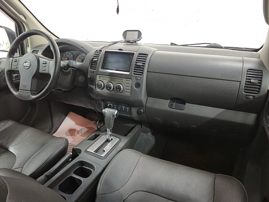 Nissan Navara (Frontier), 2007 года, пробег 220035 км