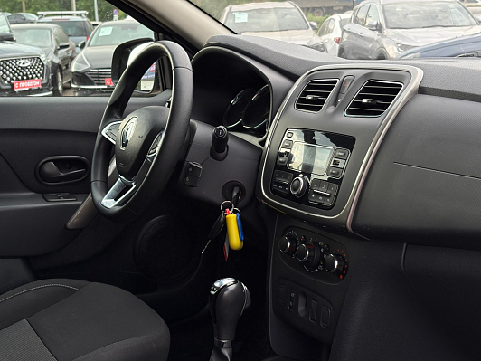 Renault Sandero Stepway Life, 2018 года, пробег 104157 км