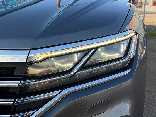 Volkswagen Touareg Status, 2019 года, пробег 256000 км