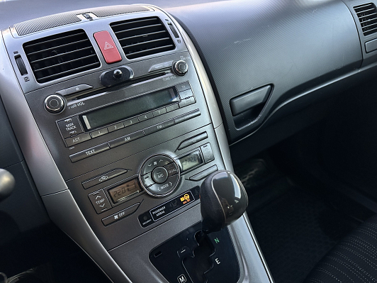 Toyota Auris, 2007 года, пробег 235000 км