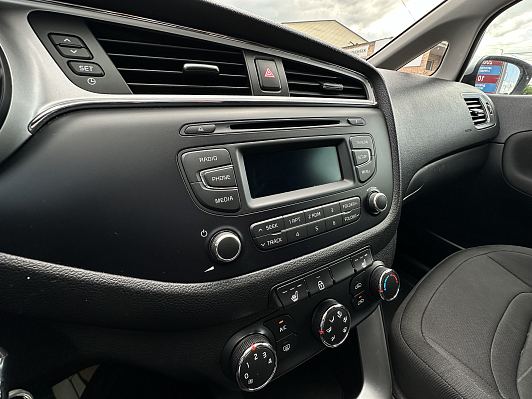 Kia Ceed Luxe, 2018 года, пробег 99130 км