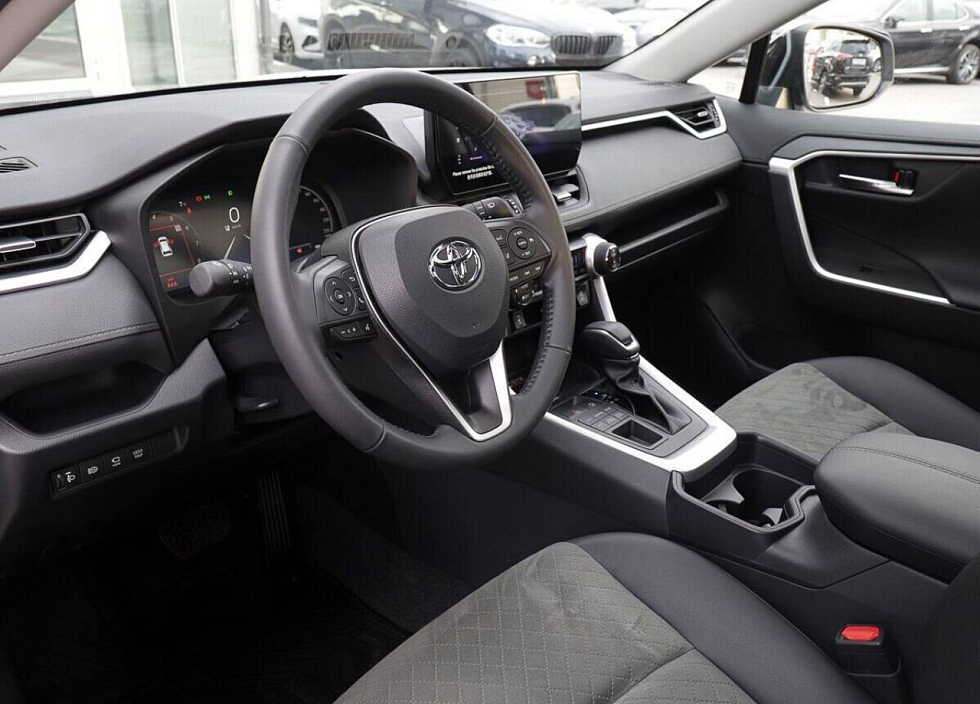 Toyota RAV4 Adventure, белый