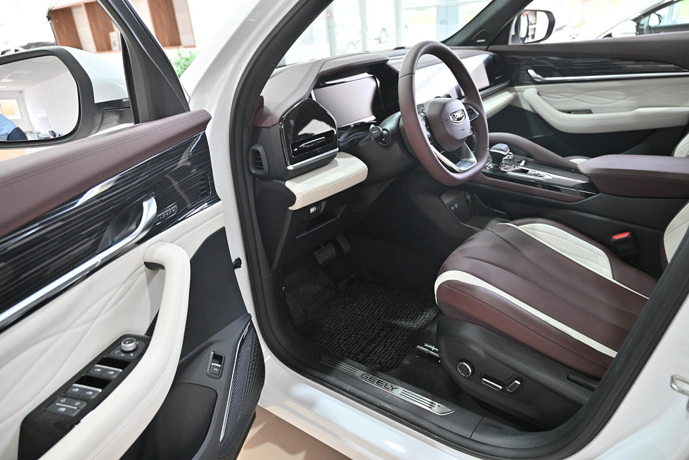 Geely Monjaro Exclusive (2023-2025), белый