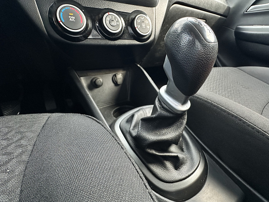 Kia Rio, 2015 года, пробег 182000 км
