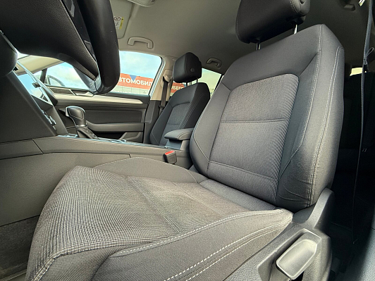 Volkswagen Passat Comfortline, 2018 года, пробег 242000 км