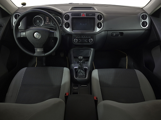 Volkswagen Tiguan Trend&Fun, 2009 года, пробег 215365 км