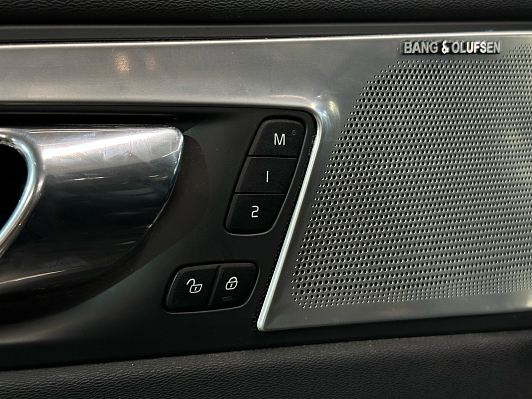 Volvo XC60 Inscription, 2018 года, пробег 52500 км