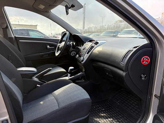 Kia Ceed, 2010 года, пробег 233000 км