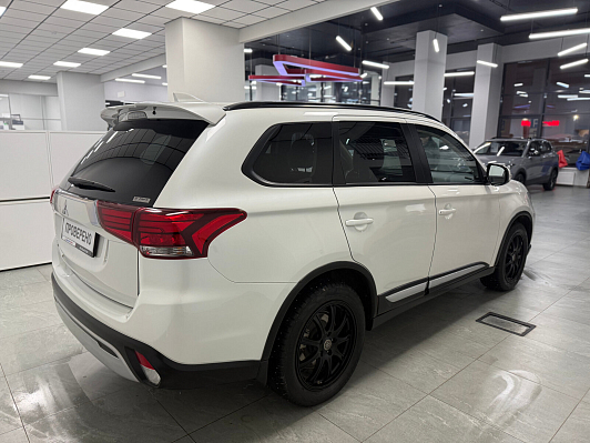 Mitsubishi Outlander Invite, 2021 года, пробег 67000 км