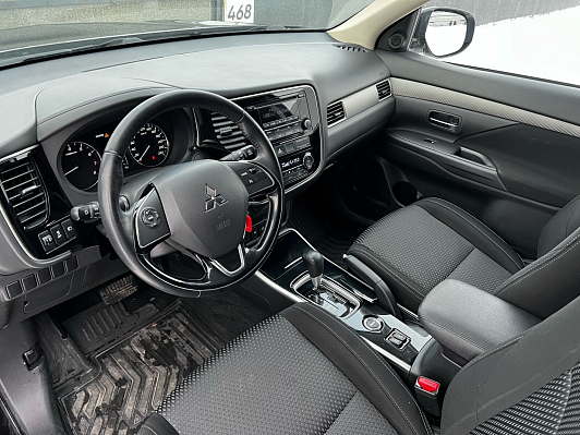 Mitsubishi Outlander Intense, 2017 года, пробег 117244 км