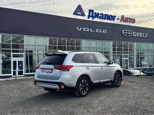 Mitsubishi Outlander Intense+, 2021 года, пробег 151139 км