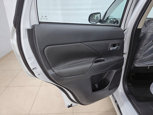 Mitsubishi Outlander Invite, 2022 года, пробег 906 км