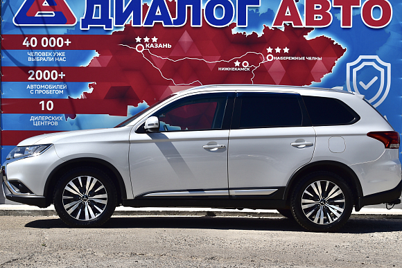 Mitsubishi Outlander Intense+, 2021 года, пробег 64738 км