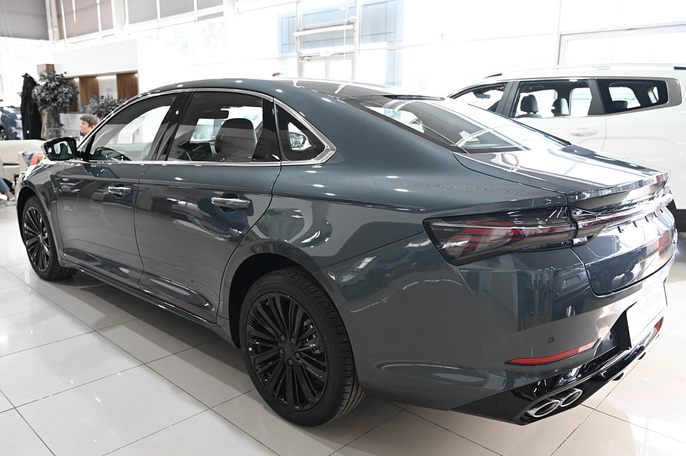 Geely Preface Люкс, серый