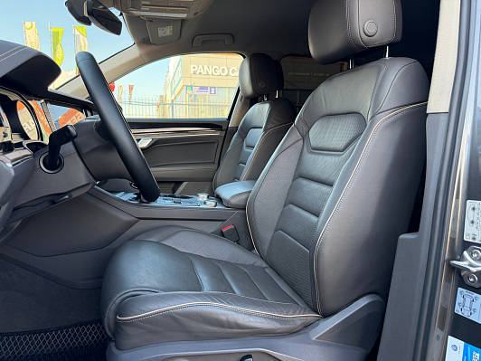 Volkswagen Touareg Status, 2019 года, пробег 256000 км