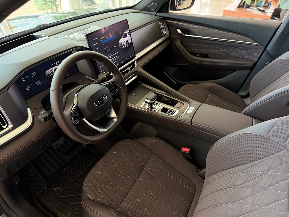 Geely Monjaro Flagship, зеленый