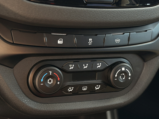 Lada (ВАЗ) Vesta Comfort Winter, 2020 года, пробег 106000 км