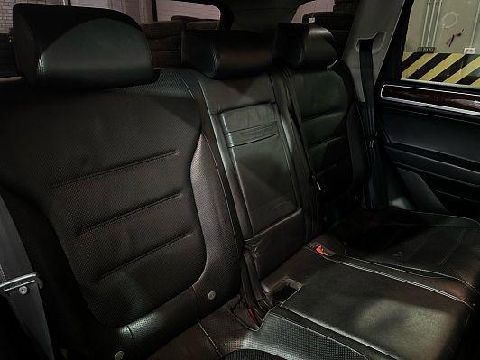 Volkswagen Touareg, 2012 года, пробег 233000 км