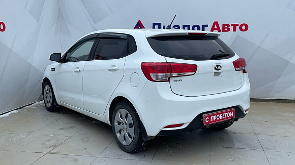 Kia Rio Luxe, 2016 года, пробег 120706 км