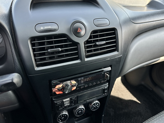 Nissan Almera Classic, 2012 года, пробег 200000 км