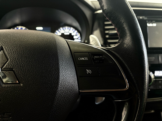 Mitsubishi Outlander Ultimate, 2015 года, пробег 169911 км