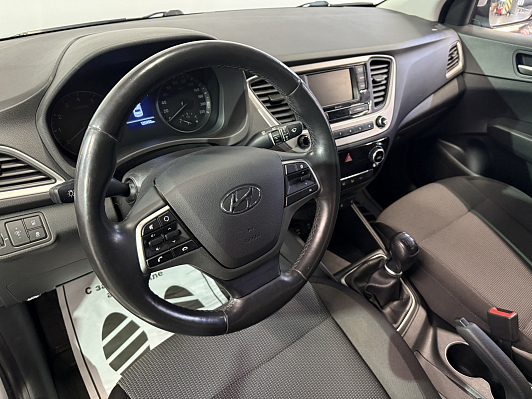 Hyundai Solaris Elegance, 2017 года, пробег 120400 км