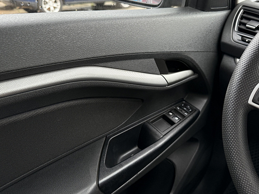 Lada (ВАЗ) Vesta Comfort Multimedia, 2018 года, пробег 106500 км