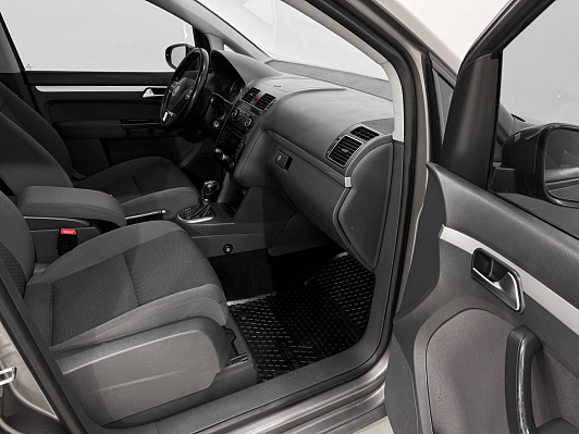 Volkswagen Touran Highline, 2011 года, пробег 191555 км