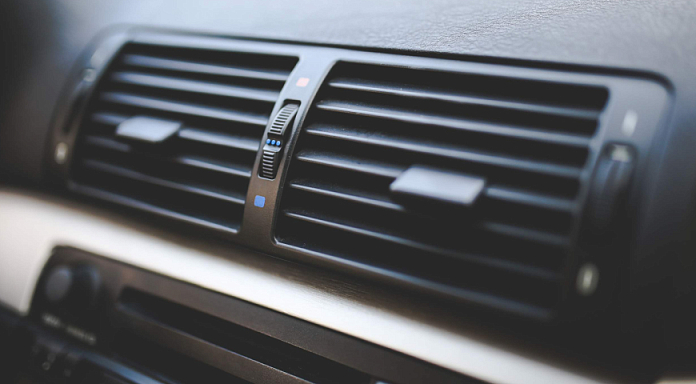 Замена радиатора печки в автосервисе Диалог Авто